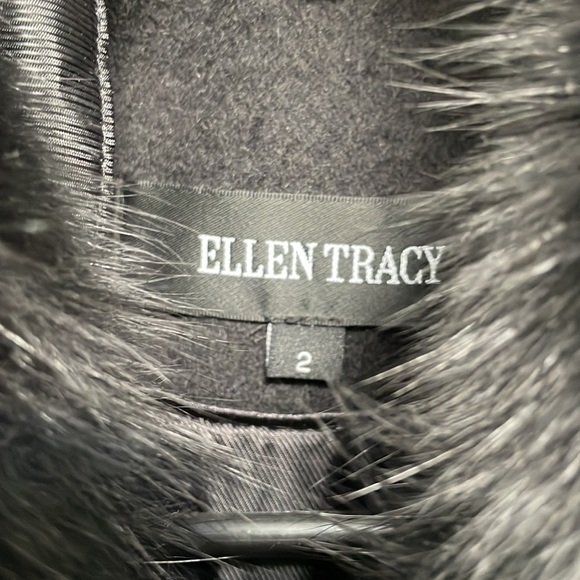 EUC beautiful Ellen Tracy wool blend coat with fur collar - Picture 2 of 6
